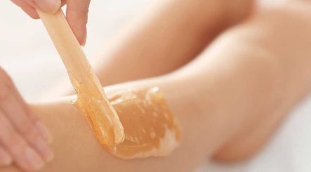 Gentle leg waxing at Replenish Beauty in Ironbank, South Australia, AU. Experience smooth, radiant skin today.