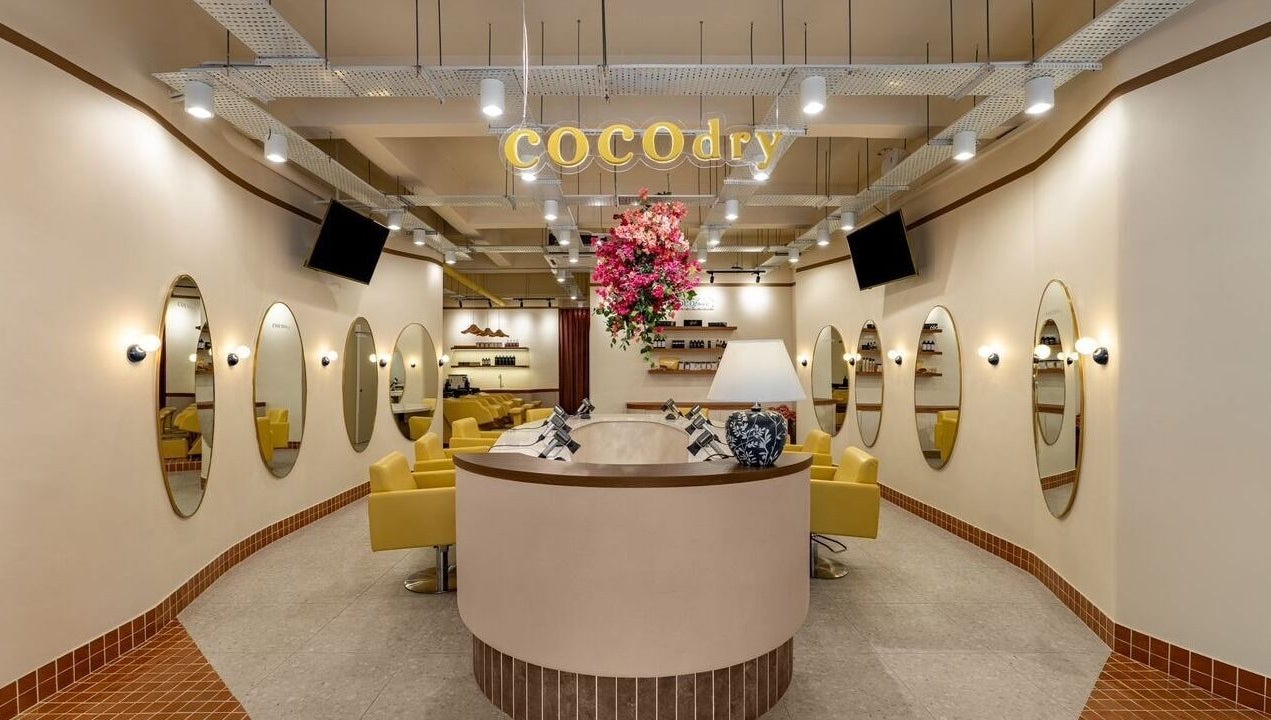 Interior of COCOdry Bangsar salon with modern decor, Kuala Lumpur, Wilayah Persekutuan Kuala Lumpur, MY.