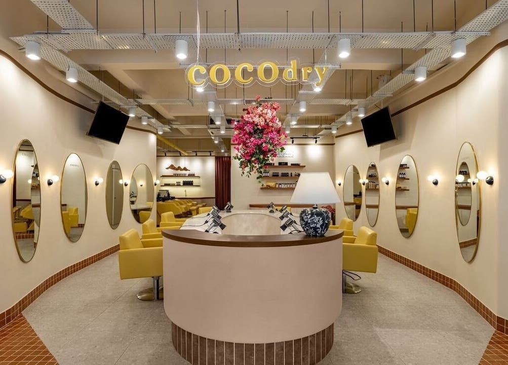 Interior of COCOdry Bangsar salon with modern decor, Kuala Lumpur, Wilayah Persekutuan Kuala Lumpur, MY.