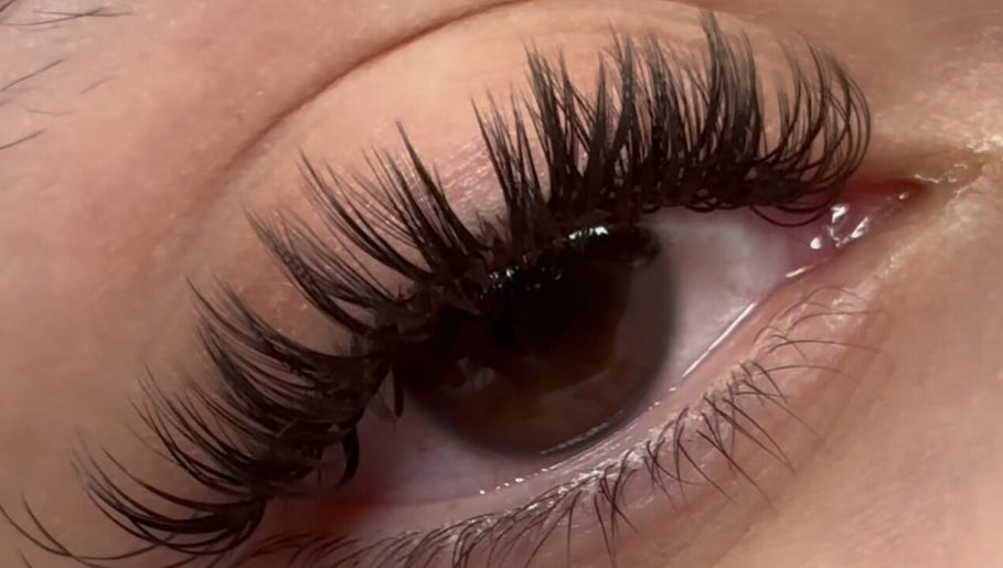 Skynails Lashes image 1