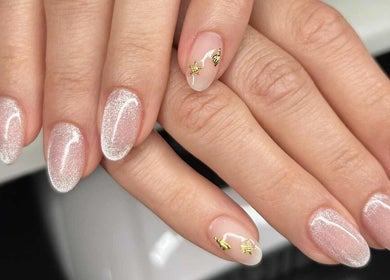 Manucure élégante pailletée chez Normanails - Ongles à Boucherville, Boucherville, Québec, CA.