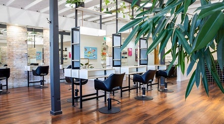 Maverick Hair and Art Salon, bilde 3