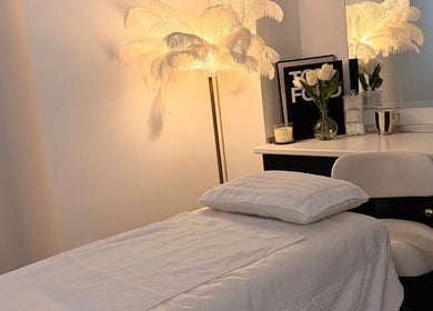 Sala de tratamiento elegante en Hollywood Body Face, València, Comunidad Valenciana, ES.