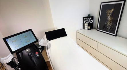 Sala de tratamiento moderna en Hollywood Body Face, València, Comunidad Valenciana, ES.