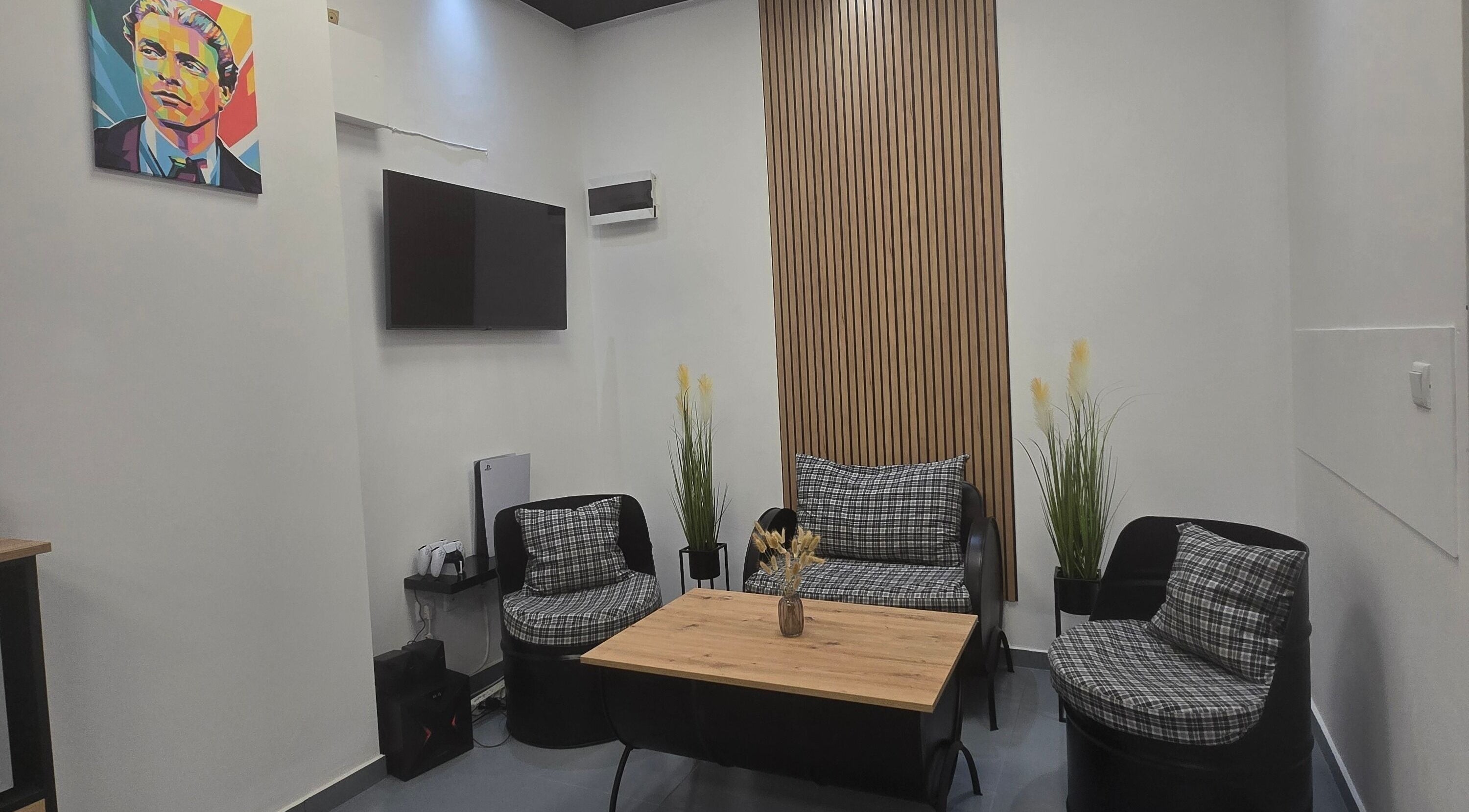 Уютен и стилен кът в FITBARBER STUDIO, Пловдив, Пловдив, BG с модерен декор.