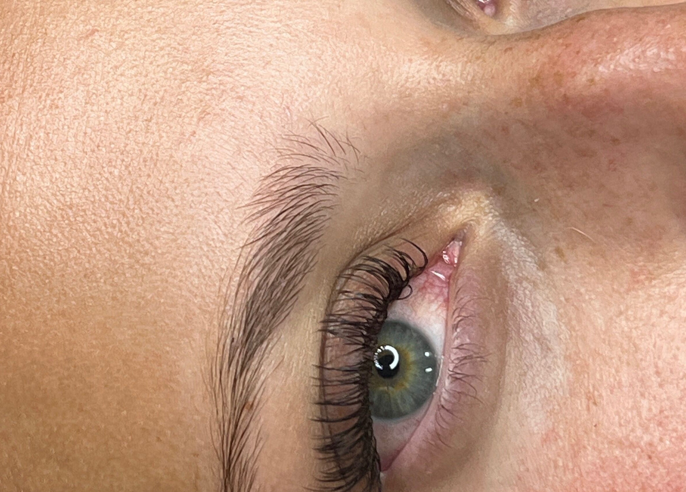 Extension de cils impeccable chez Naj Lashes à Lavancia-epercy, FR.