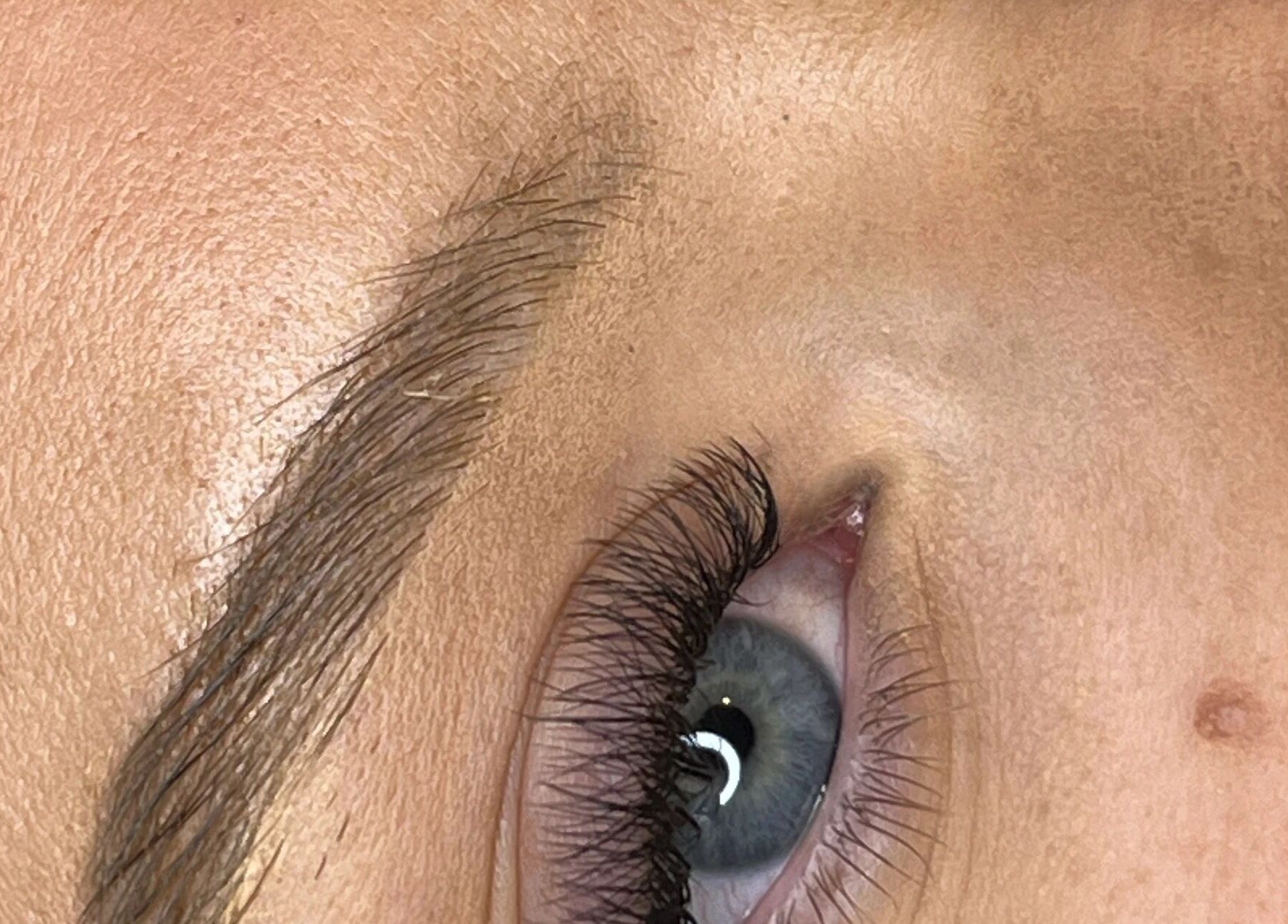 Extension de cils magnifique chez Naj Lashes à Lavancia-epercy, FR, sublimant chaque regard.