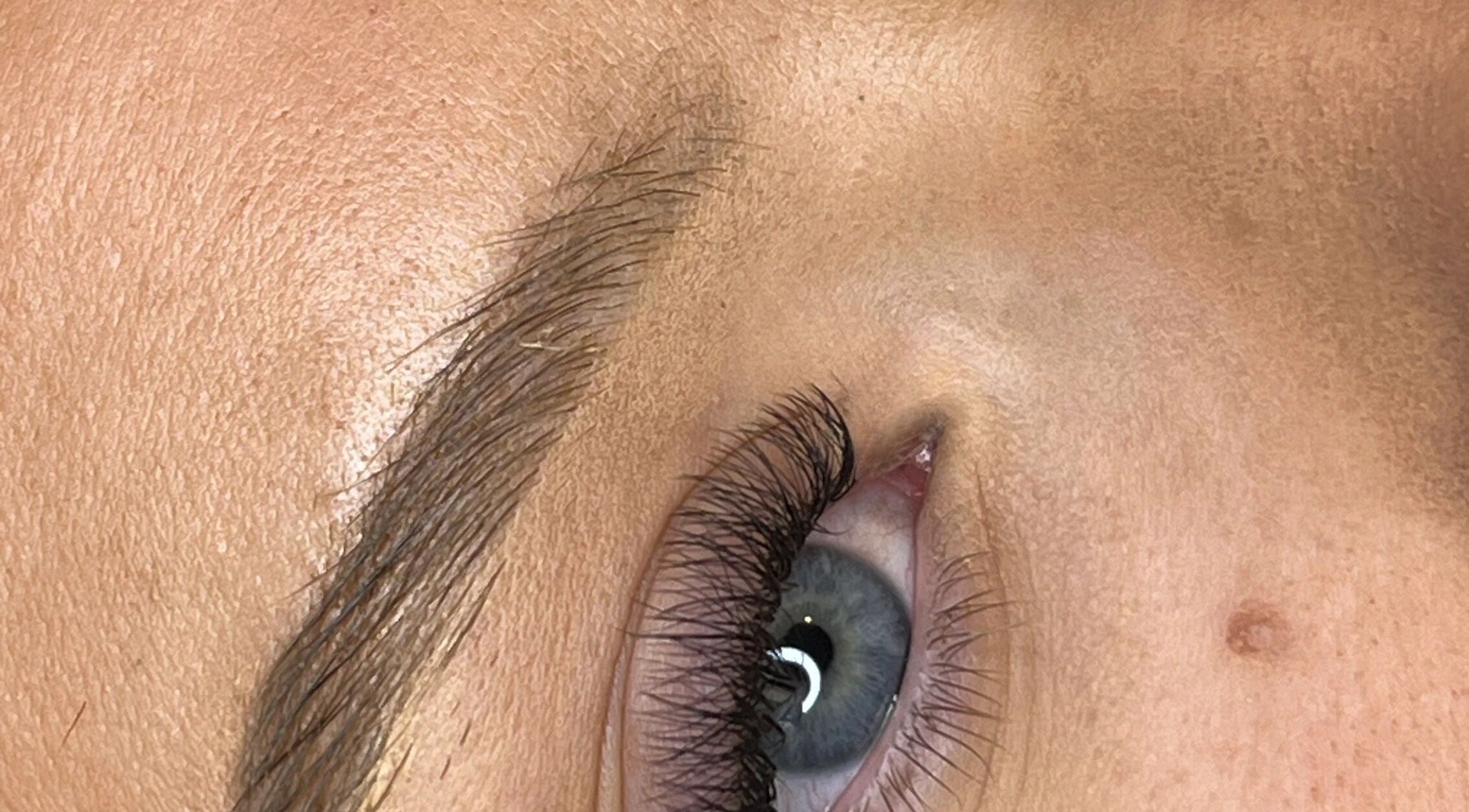 Extension de cils magnifique chez Naj Lashes à Lavancia-epercy, FR, sublimant chaque regard.