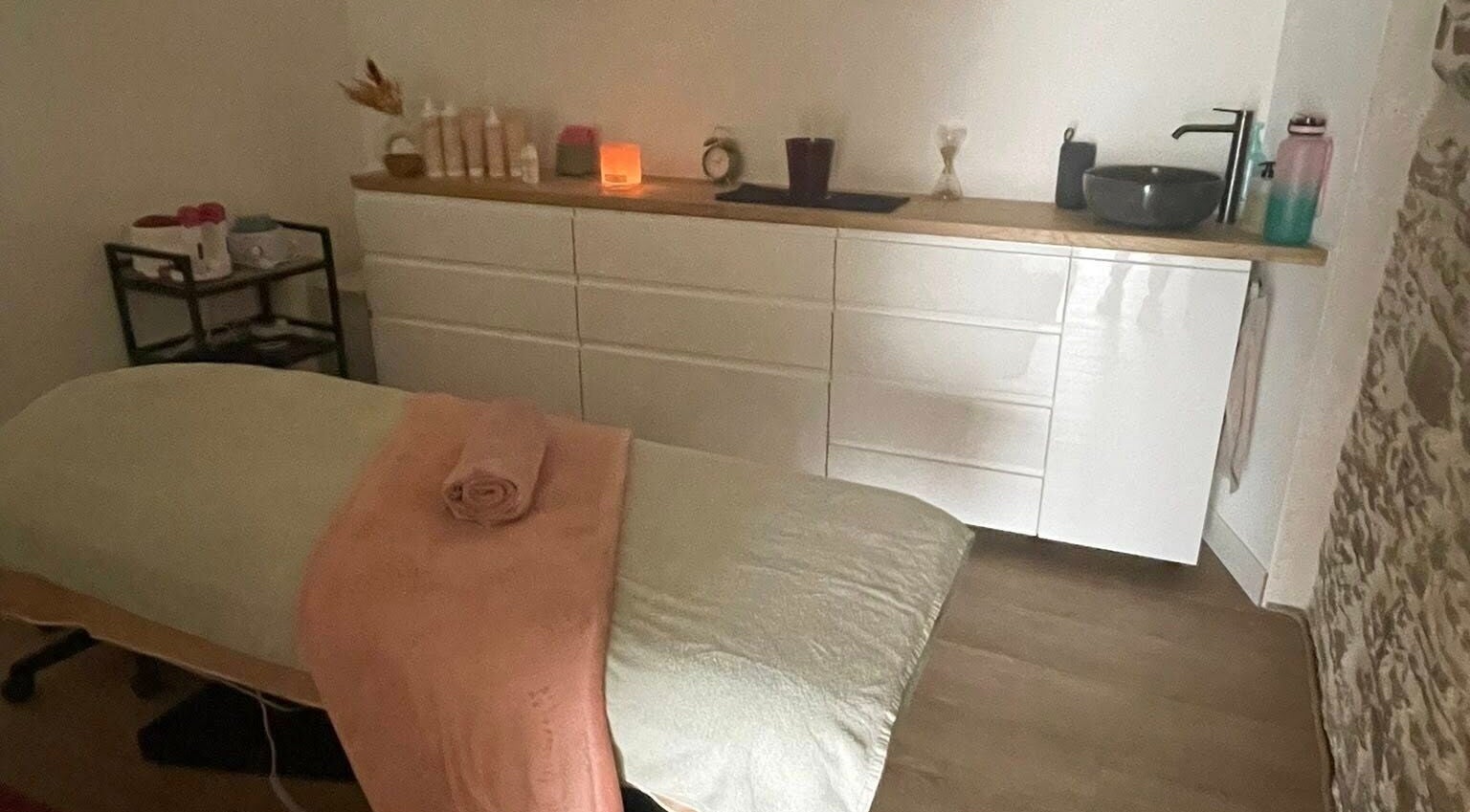 Salle de massage relaxante chez Pause Douc’heure à Vallet, Pays De La Loire, FR.