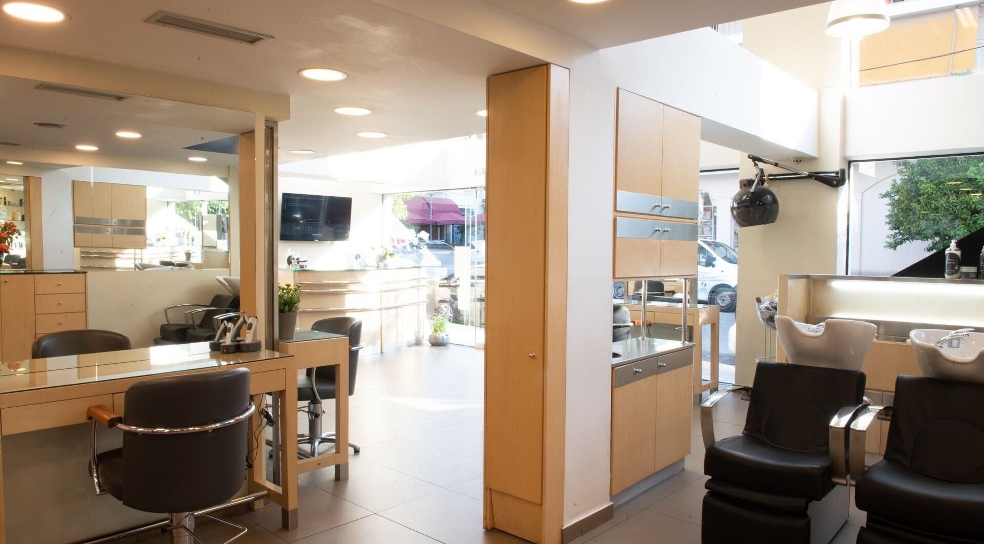 Εσωτερικό χώρου ομορφιάς Helena Milanou Αιγάλεω με σύγχρονη διακόσμηση, Αιγάλεω, GR.