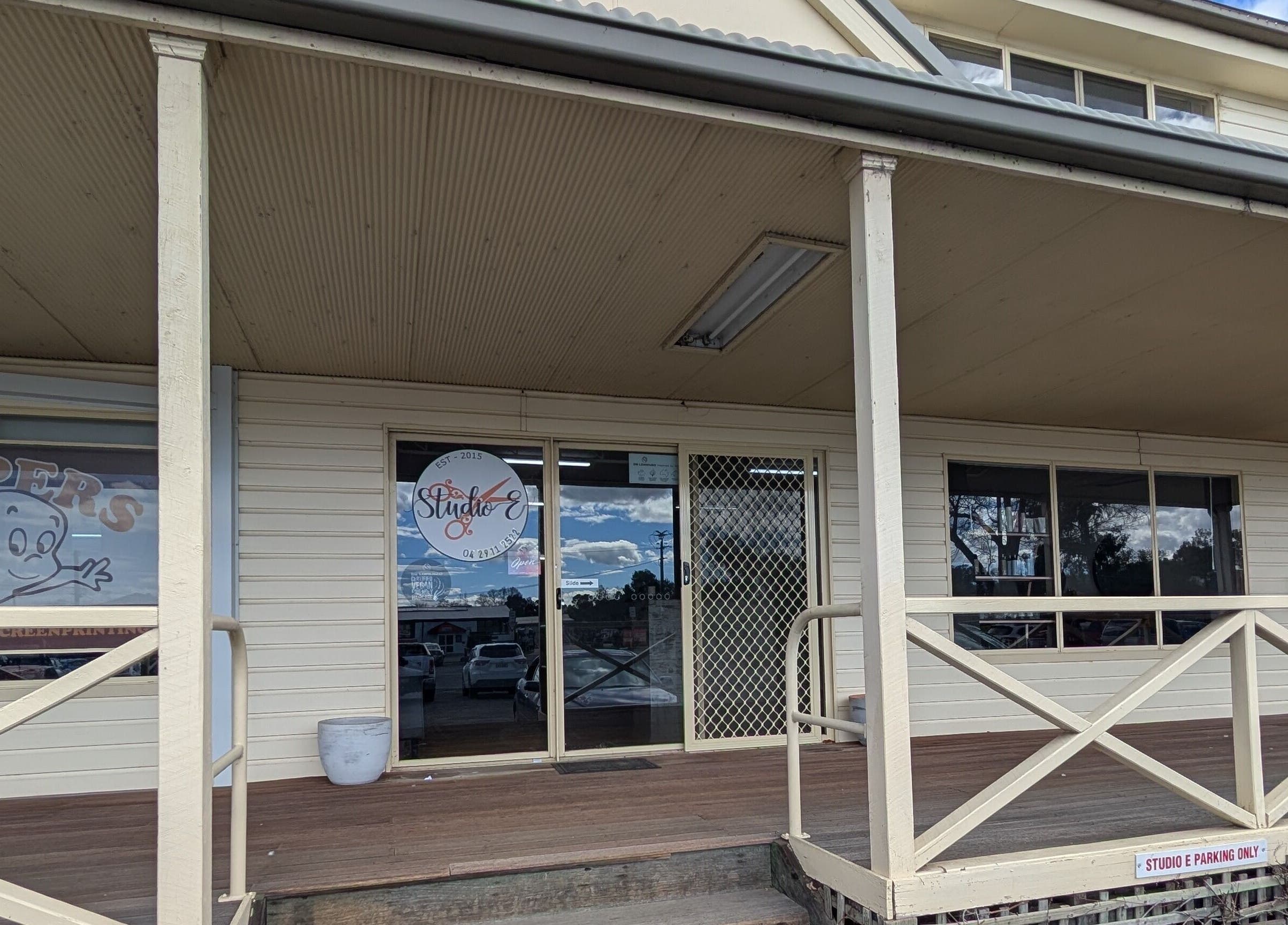 Exterior of Blend Atelier in Inverell, New South Wales, AU showcasing a welcoming entrance and wooden deck.