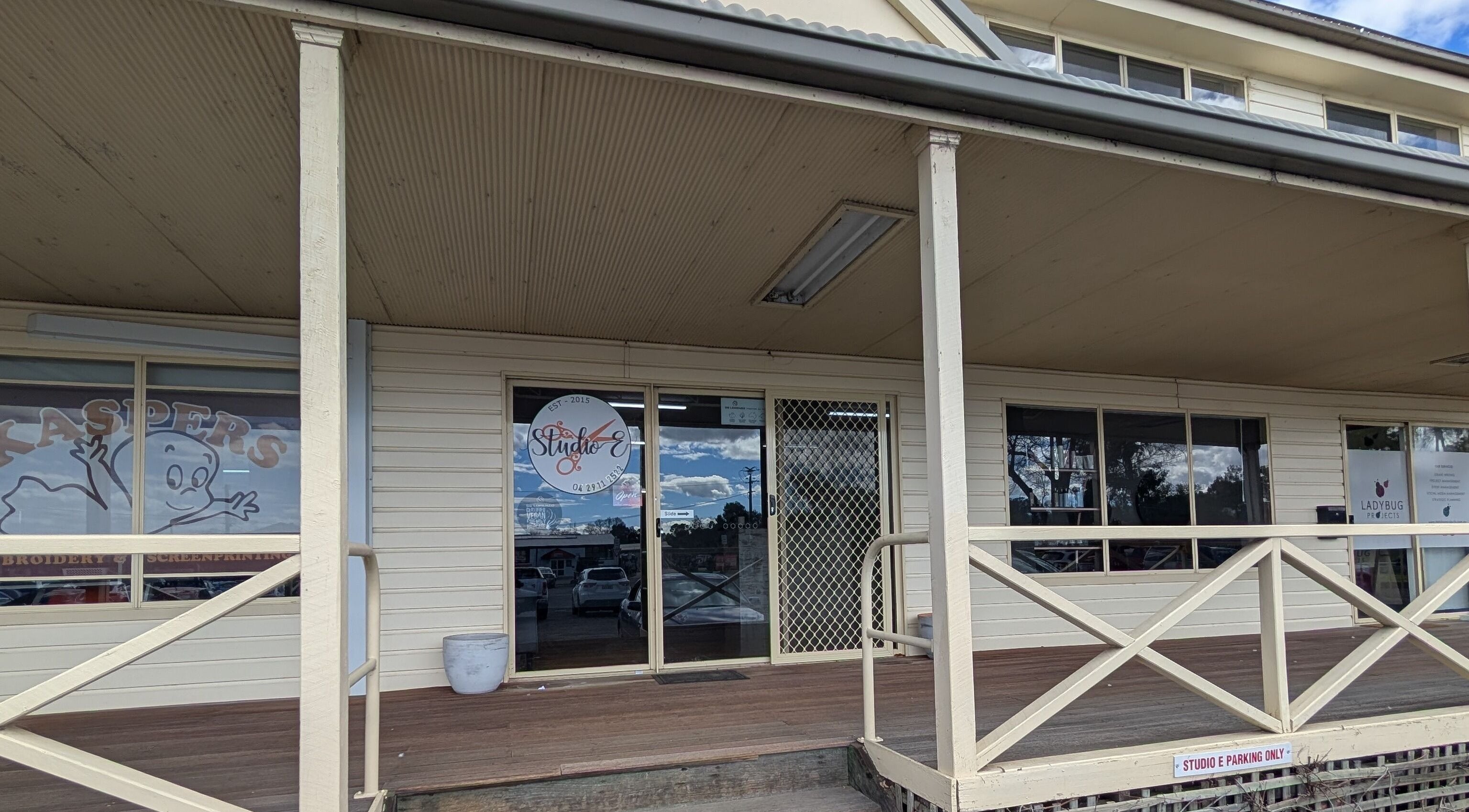 Exterior of Blend Atelier in Inverell, New South Wales, AU showcasing a welcoming entrance and wooden deck.