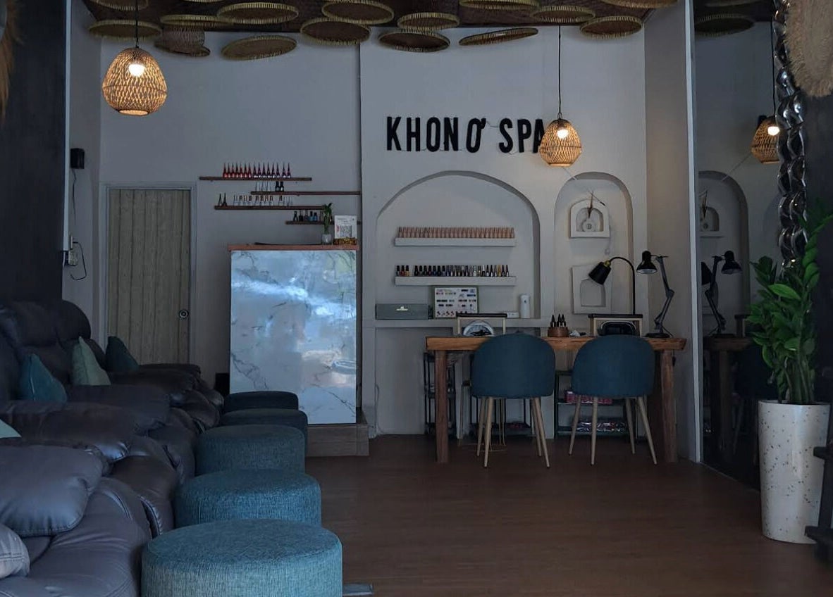 Relaxing interior of Khonó Spa in Bali, Bali, ID with cozy seating and ambient decor.