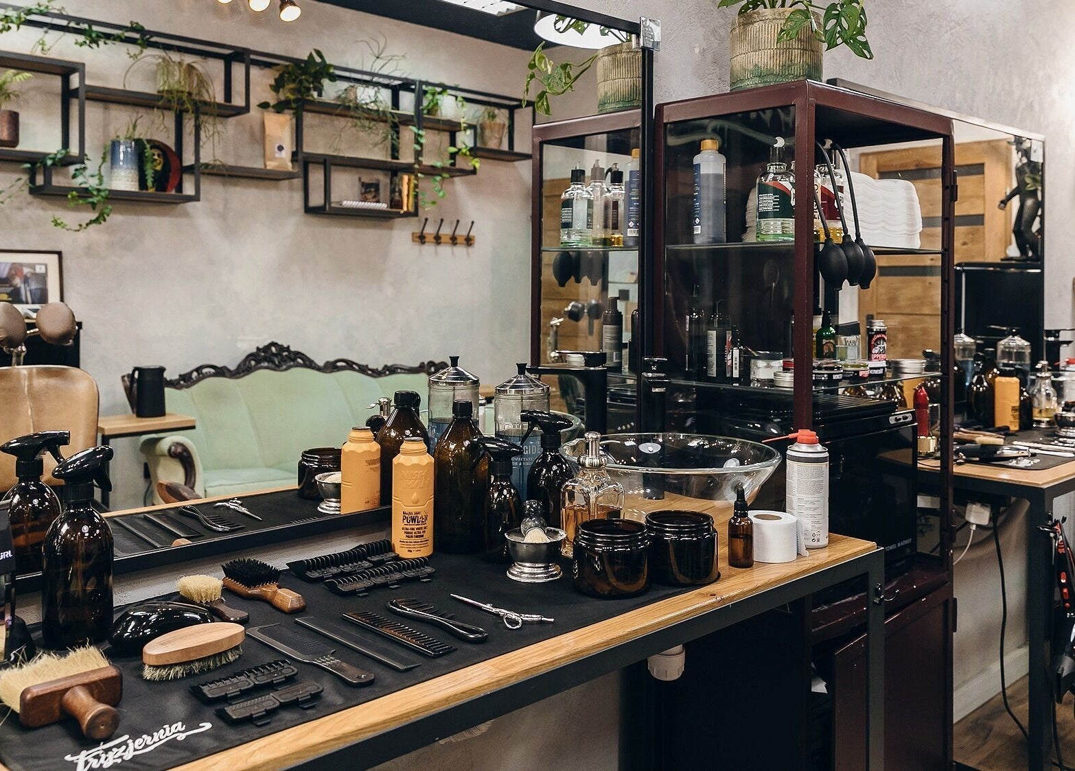 Elegancki wystrój Fryzjernia Barber Shop w Opole, Województwo Opolskie, PL.