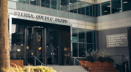 Nails Murr Luxe - Manicure Salon in Canary Wharf image 3