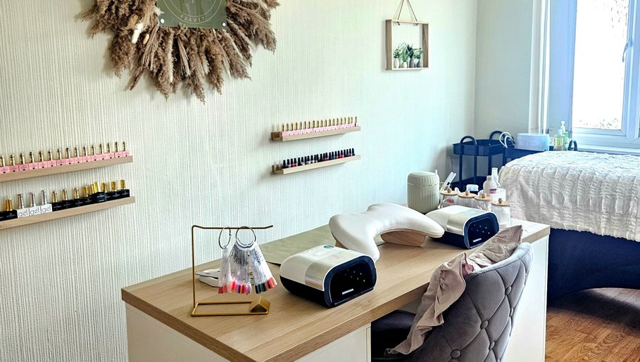 Wyn And Rose Beauty, bilde 1