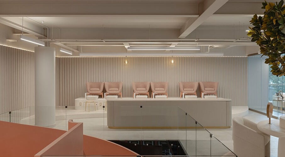 Interiores modernos de Leonora Studio | Polanco (Campos Elíseos), Ciudad De México, MX resaltan con elegancia.