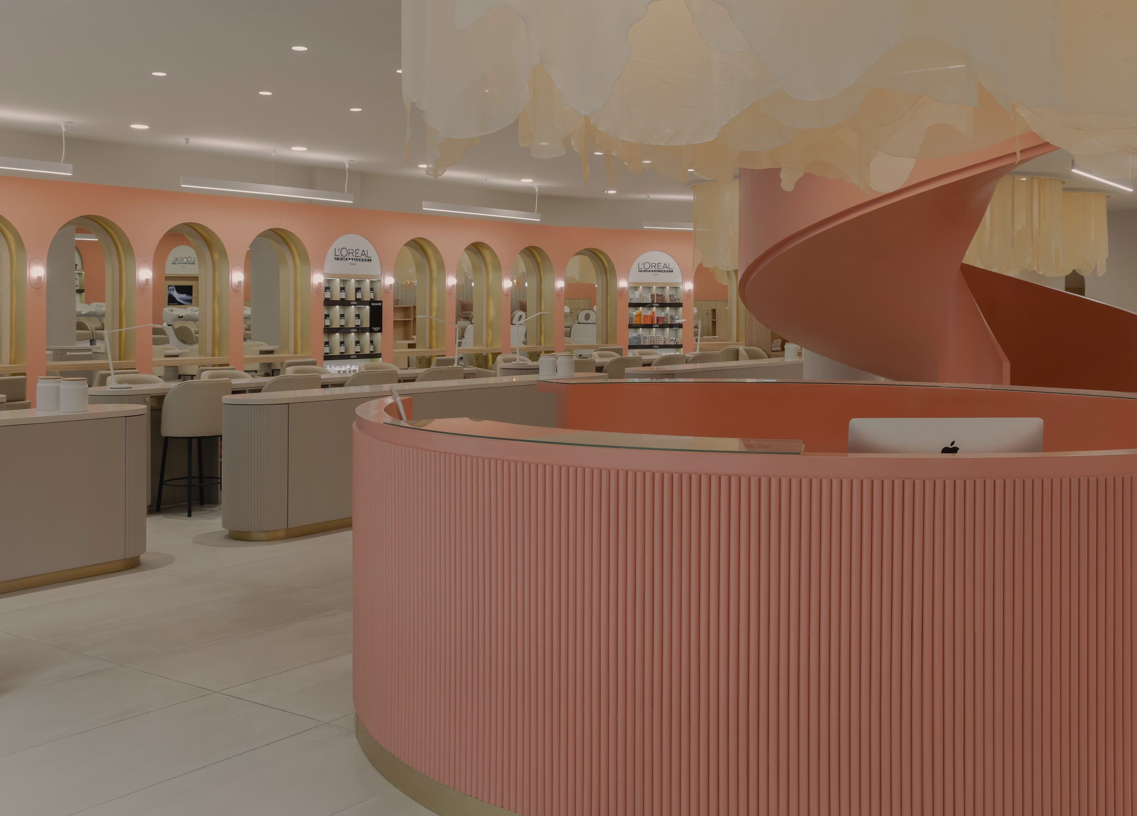 Interior moderno de Leonora Studio | Colonia del Valle, Ciudad De México, MX con diseño en tonos cálidos.