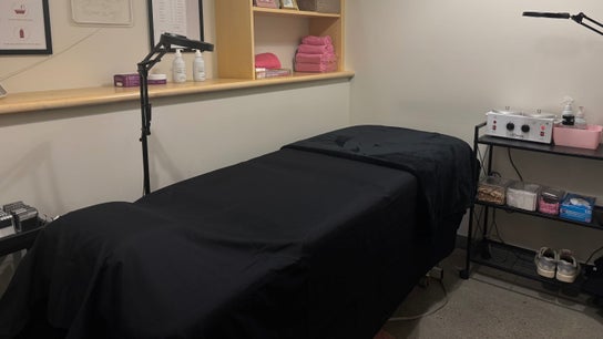 Aesthetician Mariana