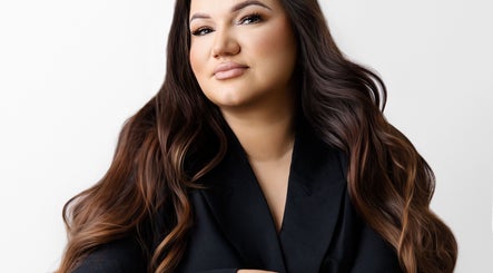 Professional portrait at Glamtime Iza Jeronim in Hull, England, GB showcasing hairstyling expertise.