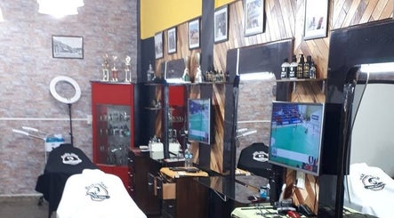 Nelson Vera Barber Shop image 2