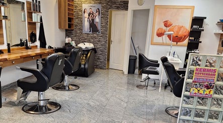 Kapsalon azin image 3