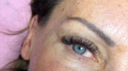 Summer’s Lash Salon image 3