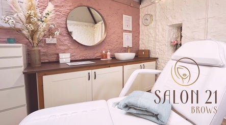 Salon 21 Brows