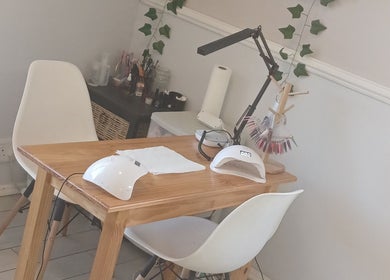 Chic nail setup at Hannelie_Diamonddol studio, Bloemfontein, Free State, ZA.