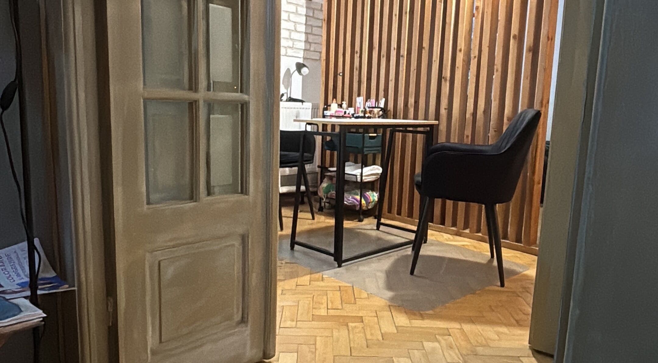 Elegant interior of Fehu Beauty in București, București, RO showcasing a modern beauty workspace.