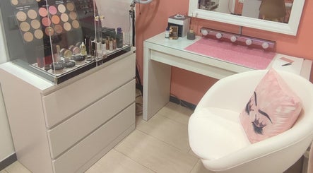 Beautyparadisedinadiaapicella图像2