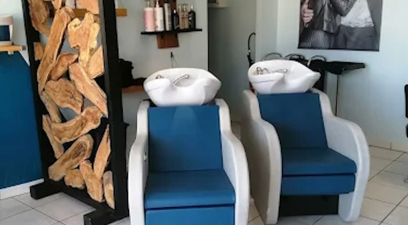 Chaises de salon modernes chez L'DÉCOIFF, Dijon, Bourgogne-franche-comté, FR, design élégant et confort.