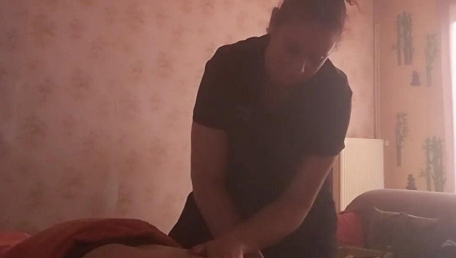 Massage relaxant chez Instant zen avec Aurélie, Villemurlin, Centre-val De Loire, FR. Un instant de détente.