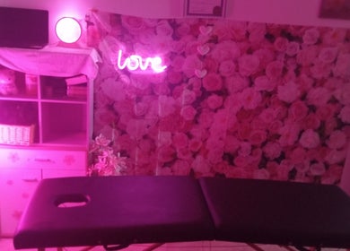 Salle de massage apaisante chez Instant zen avec Aurélie, Villemurlin, Centre-val De Loire, FR.