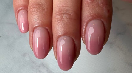 Frenchies Nagelsalon image 2