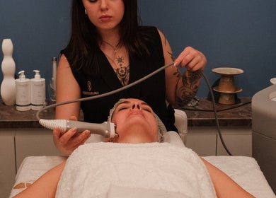 Facial treatment at Velvet & Pearls Beauty Club in Limassol, CY, offering rejuvenating wellness services.