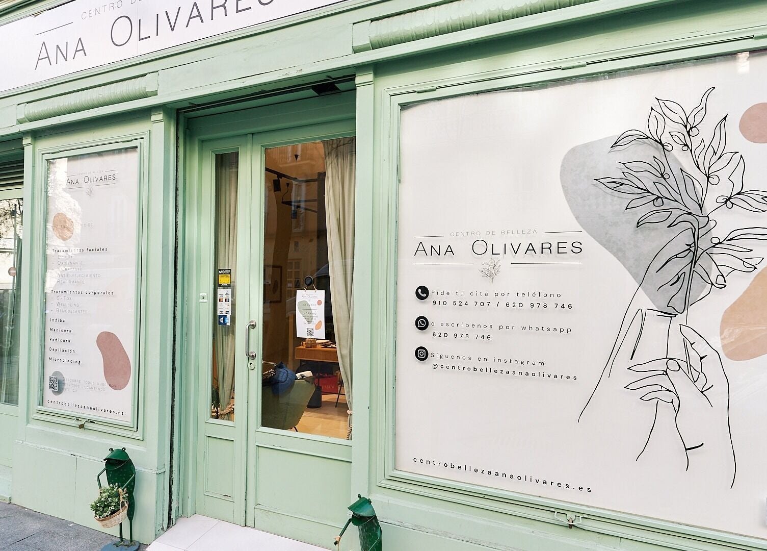 Fachada de Centro de Belleza Ana Olivares en Madrid, Comunidad De Madrid, ES. Detalles de contacto visibles.