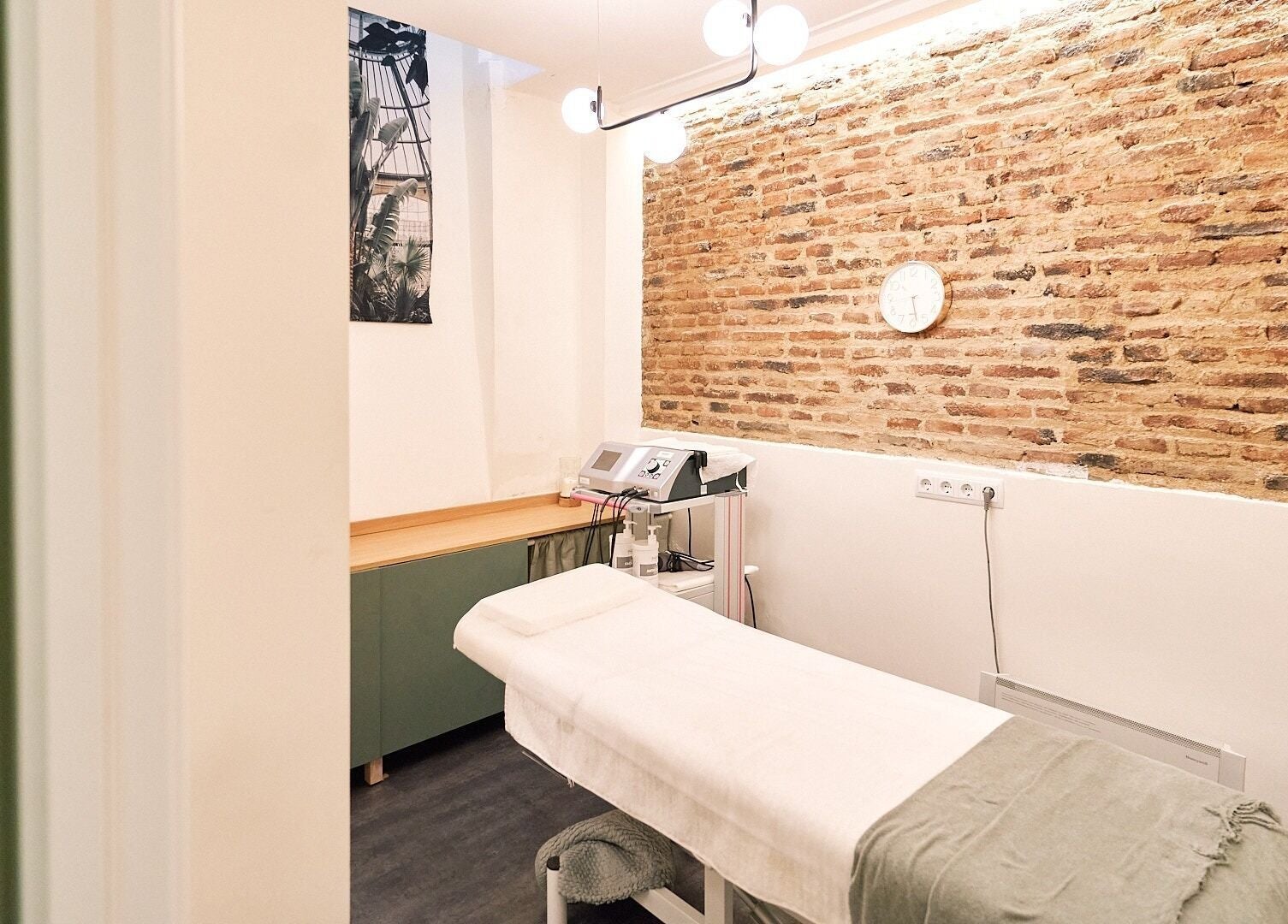 Sala de tratamiento en Centro de Belleza Ana Olivares, Madrid, Comunidad De Madrid, ES.