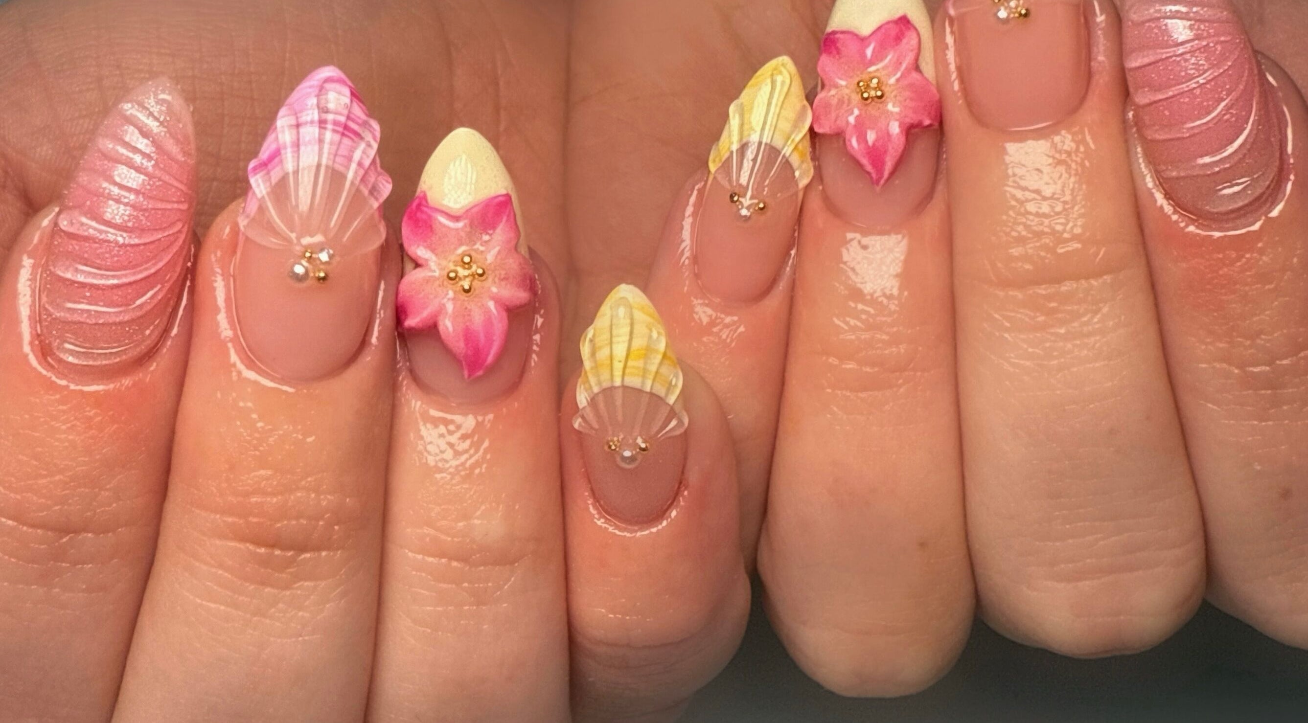 Stunning floral nail art at Nail Devotion, Bath, England, GB.