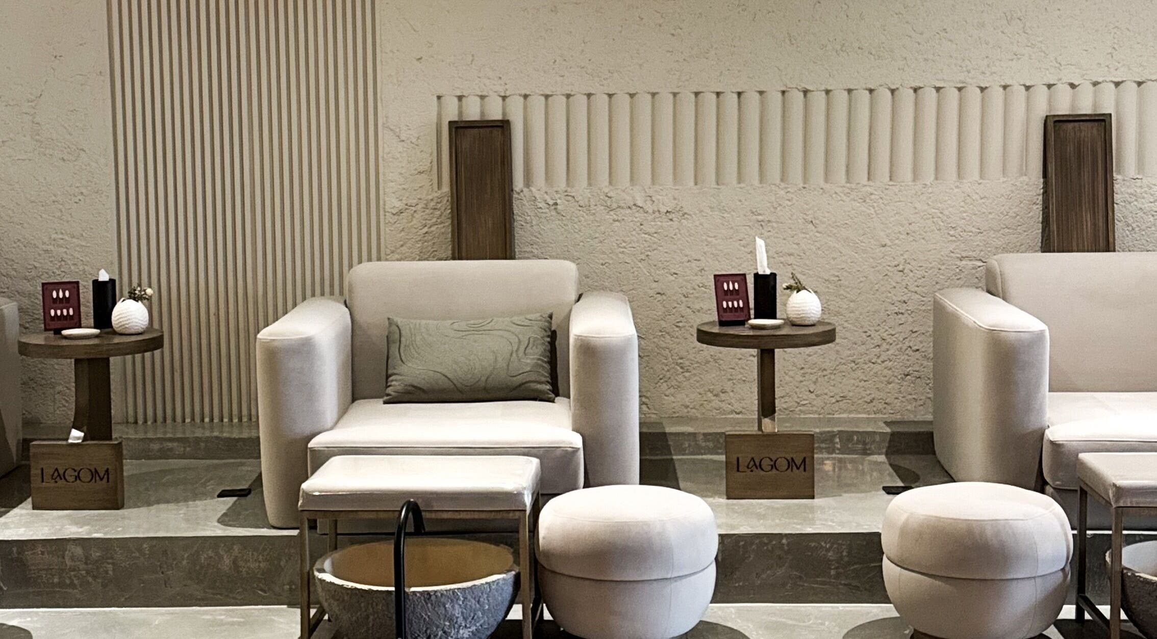 صورة لمقاعد مريحة في لاجوم نيل سبا بالرياض، منطقة الرياض، SA. تصميم أنيق ومريح للراحة والاسترخاء.