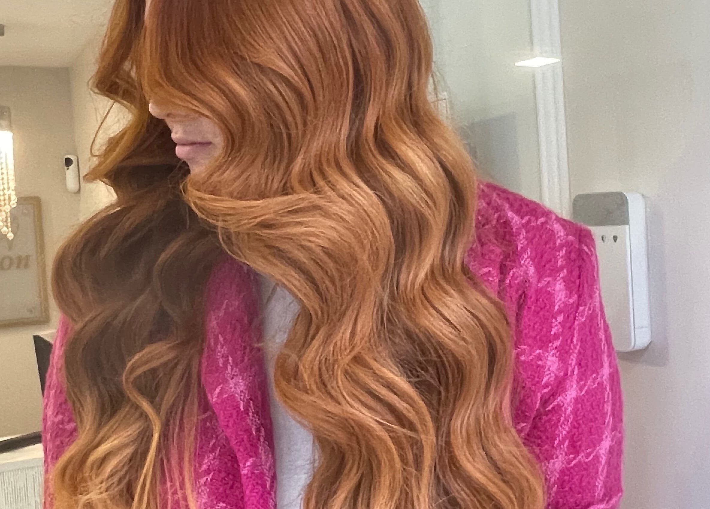 Cabelo ondulado e brilhante em Labelle Papillon, Lisboa, Lisboa, PT.