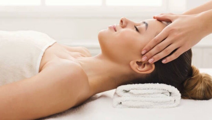 Harry’s Mobile Massage service image 1