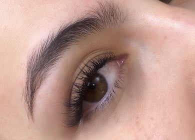 Ceja y pestañas impecables en Âme Atelier Beauty, Chihuahua, Chihuahua, MX.