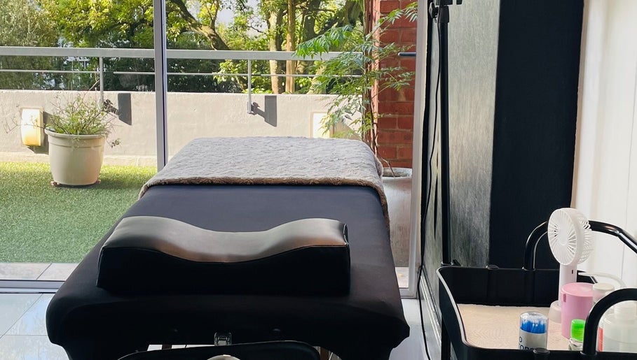 Lauren Ashley Eyelash Extensions, bild 1