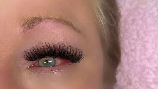 Lash me pretty By Beth