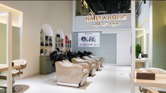Holic Beauty Lounge - AlWurud Branch