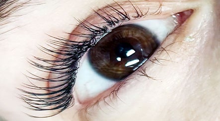 Lashes by Starr image 3
