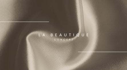 Logo La Beautique Concept sur fond soyeux, Val-de-ruz, Neuchâtel, CH.