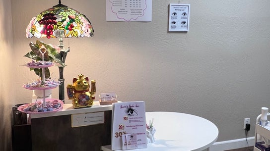 Laura’s Lash Bar