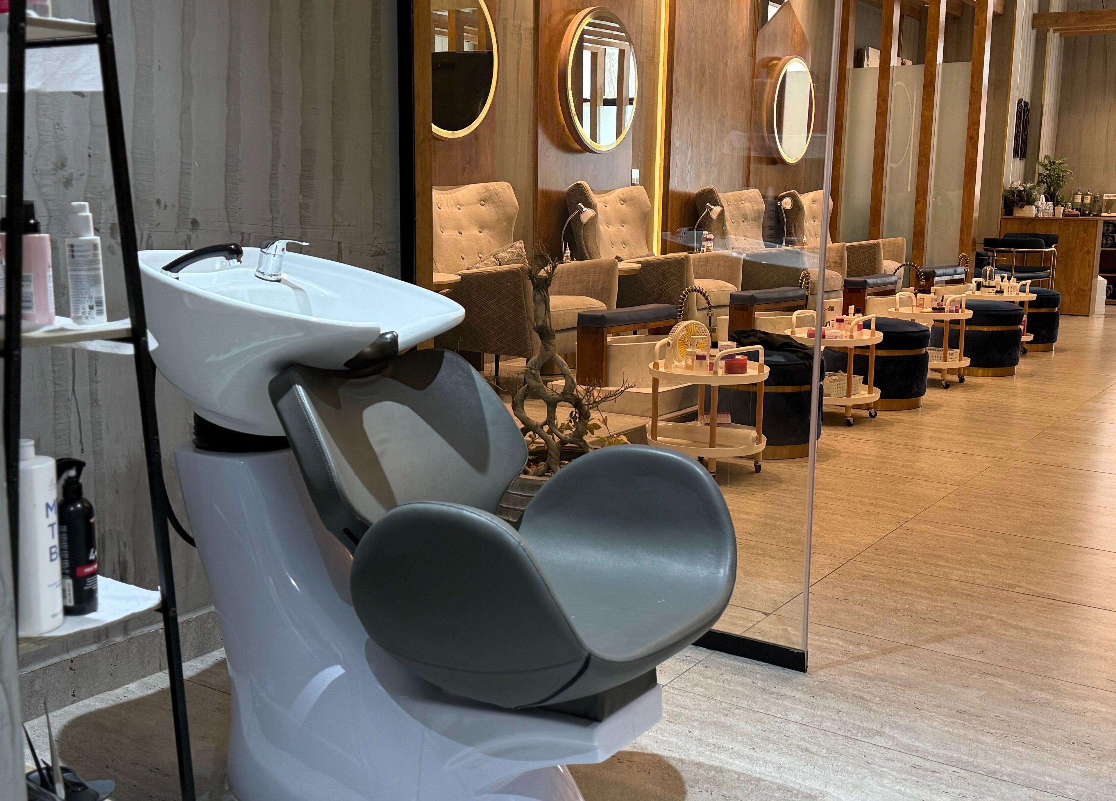 Luxurious interiors with salon chairs and washbasin at Meraki Salon I ميراكي صالون, Al Khobar, Eastern Province, SA.